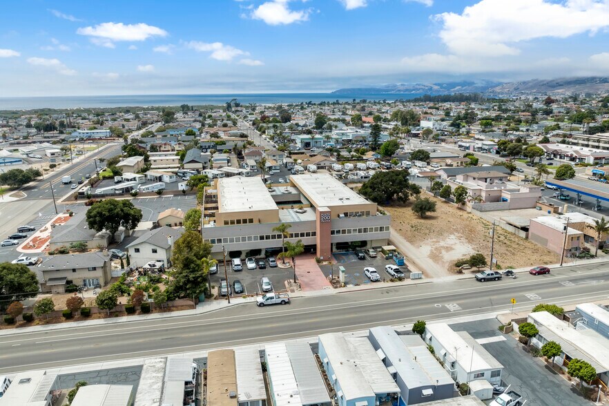 More Photos Of 200 S 13th St, Grover Beach Medical For Sale