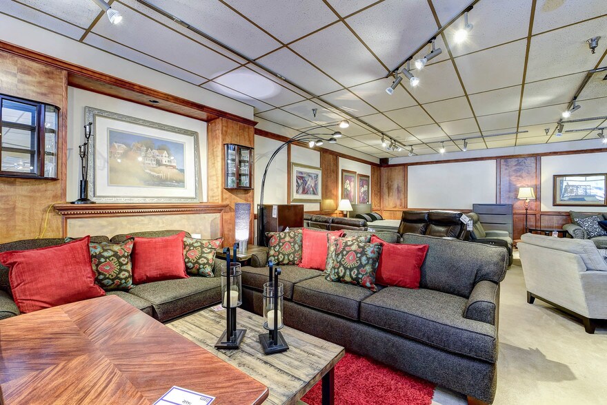 More Photos Of 20423 Highway 99, Lynnwood Freestanding For Sale