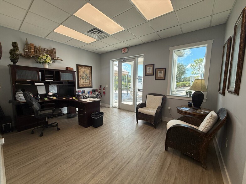 More Photos Of 6860 28th St Cir, Sarasota Warehouse For Sale