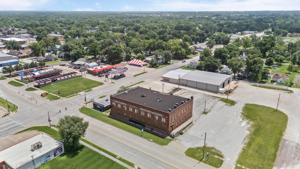 More Photos Of 415 W Madison Ave, Iola Restaurant For Sale