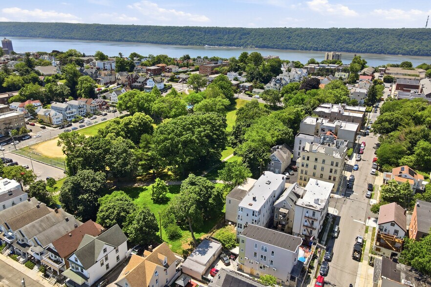 More Photos Of 4 Convent Ave, Yonkers Apartments For Sale
