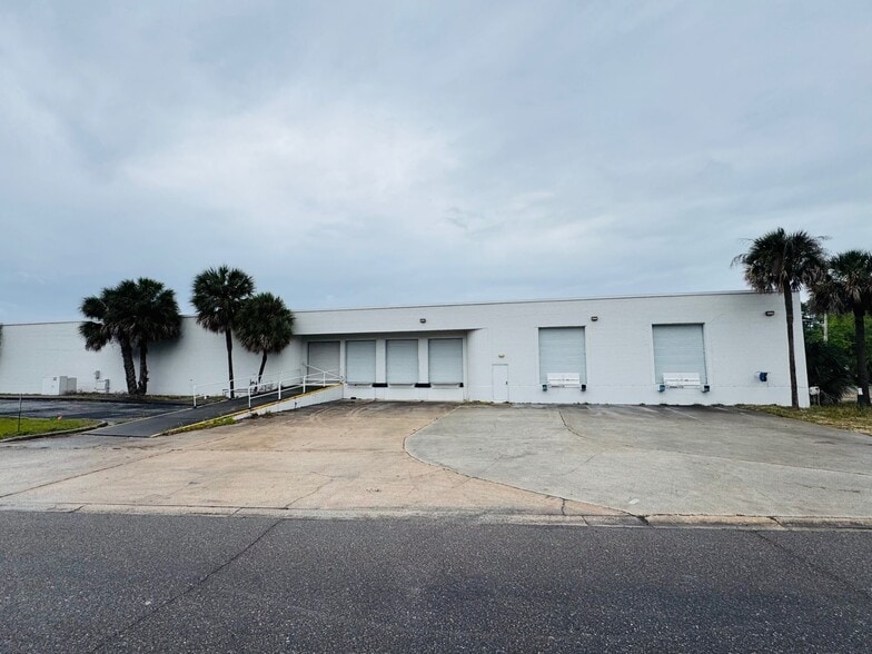 More Photos Of 4700 Walgreen Rd, Jacksonville Warehouse For Lease