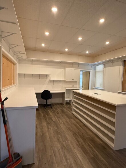 More Photos Of 4185-4187 Hamilton Ave, Cincinnati Storefront Retail Residential For Lease