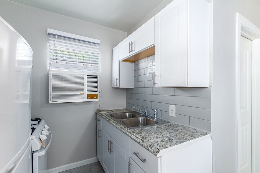 More Photos Of 120 E 33rd St, Tucson Apartments For Sale