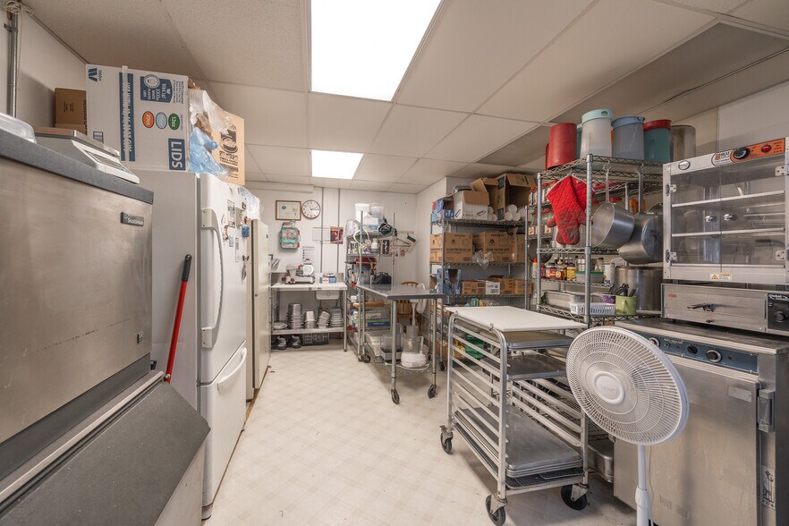 More Photos Of 305 S Alvarado Ave, Belle General Retail For Sale