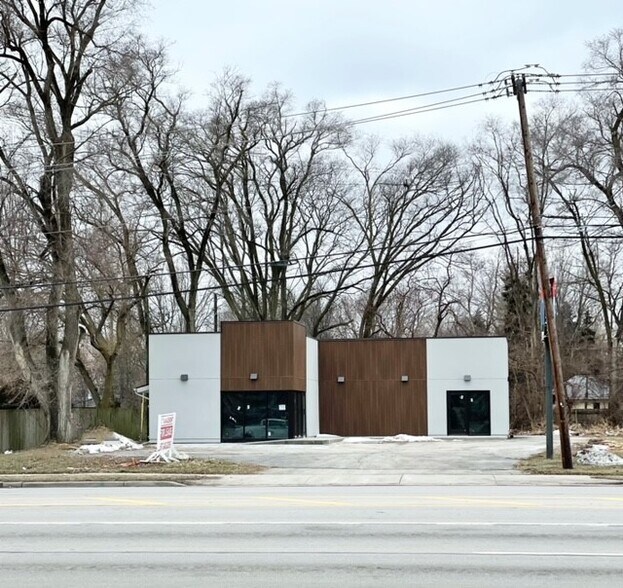 Primary Photo Of 3621 Secor Rd, Toledo Freestanding For Lease