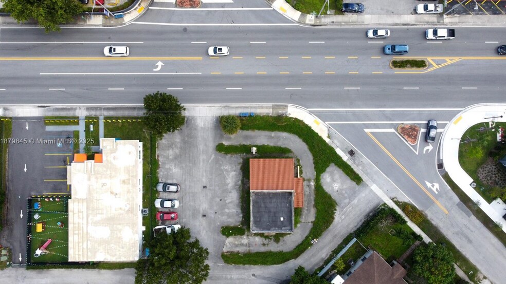 More Photos Of 14100 W Dixie Hwy, Miami Restaurant For Sale