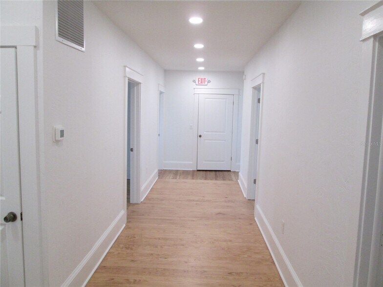 More Photos Of 128 Orange Ave, Leesburg Office Residential For Lease