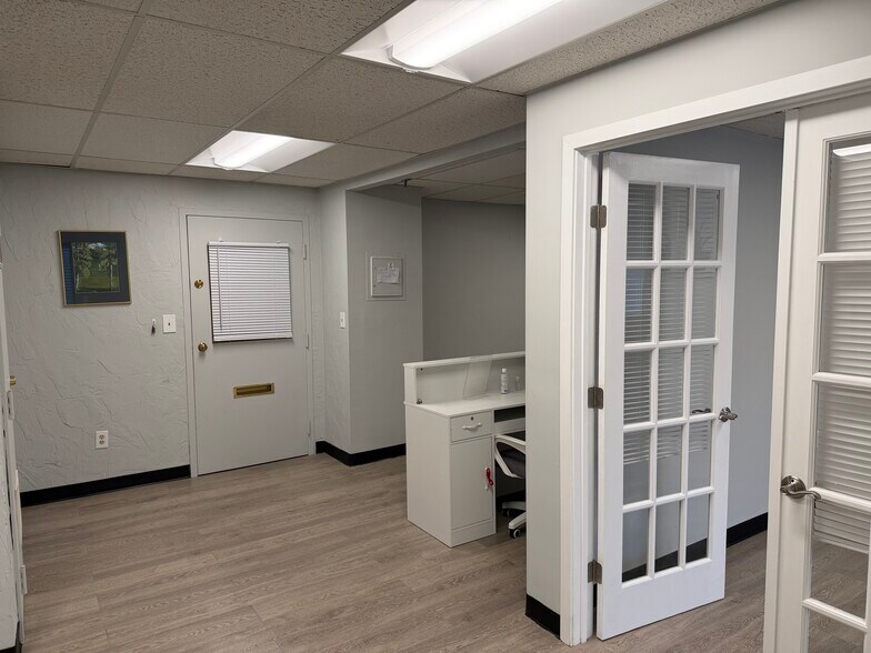 More Photos Of 274 Main St, Reading Office For Lease