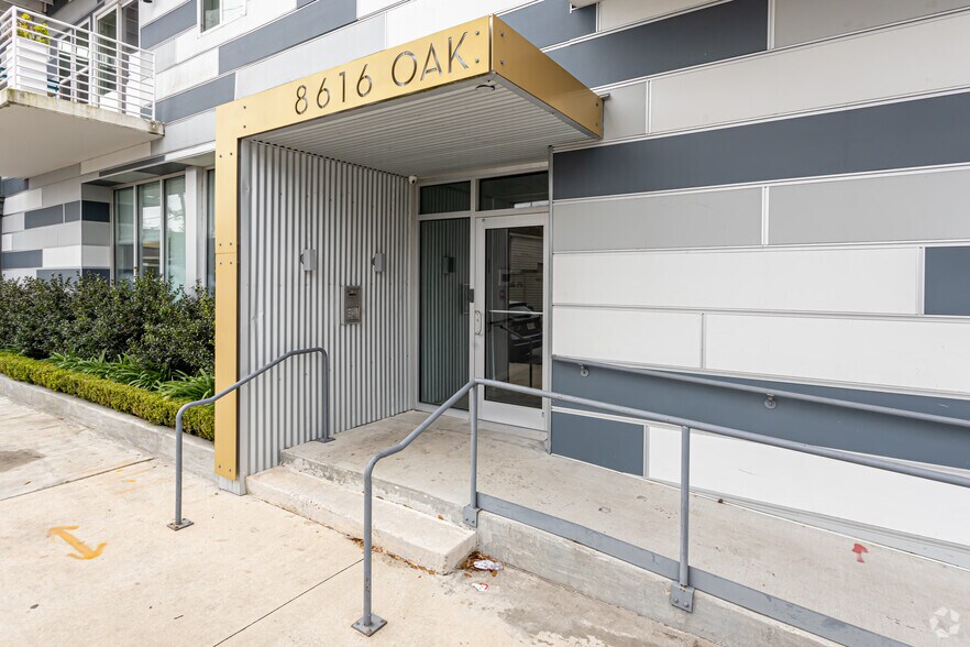 More Photos Of 8616 Oak St, New Orleans Apartments For Sale