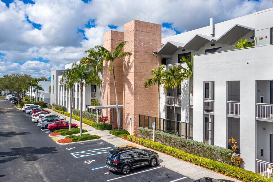 More Photos Of 3107 Stirling Rd, Fort Lauderdale Office For Lease