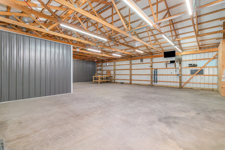 More Photos Of 8285 Tri County Hwy, Sardinia Flex For Sale