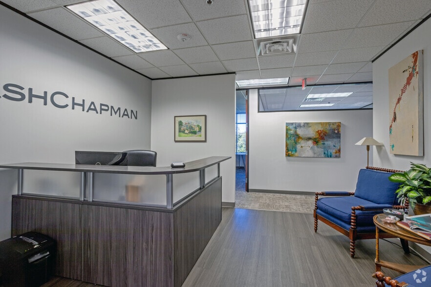 More Photos Of 9433 Bee Caves Rd, Austin Unknown For Lease