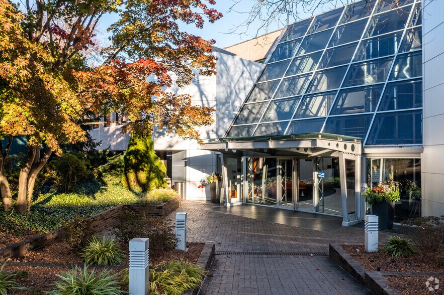 More Photos Of 19 Old Kings Hwy S, Darien Office For Lease