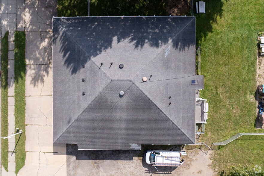 More Photos Of 14966 Thompson Ave, Middlefield Daycare Center For Lease