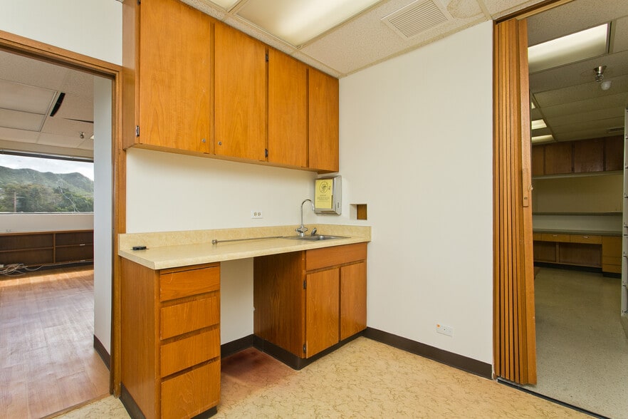 More Photos Of 321 N Kuakini St, Honolulu Medical For Sale
