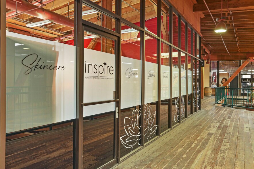 More Photos Of 445 W Weber Ave, Stockton Office For Lease