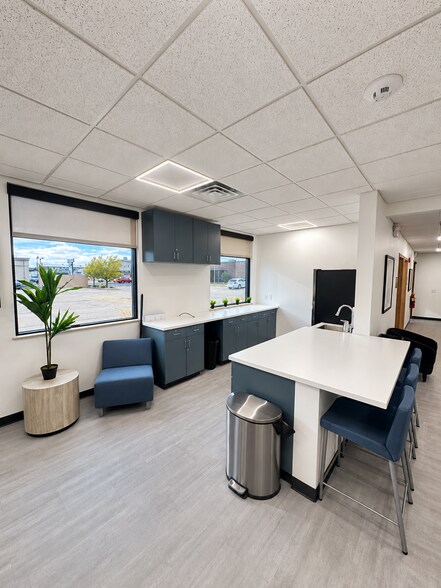 More Photos Of 310 Ohio St, Oshkosh Office For Sale
