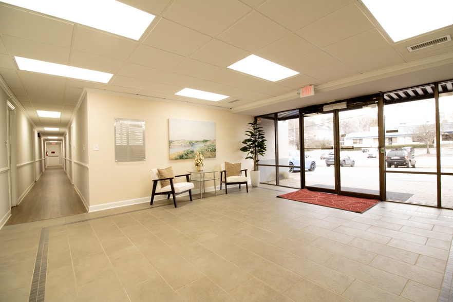 More Photos Of 119 SW Maynard Rd, Cary Office For Sale