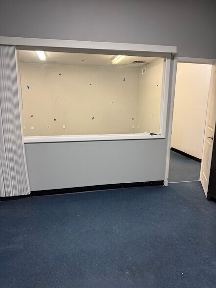 More Photos Of 10501 S Orange Ave, Orlando Light Manufacturing For Lease