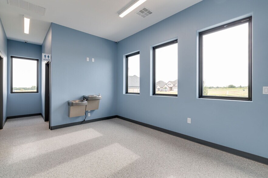 More Photos Of 3305 NW 192nd St, Edmond Healthcare For Sale