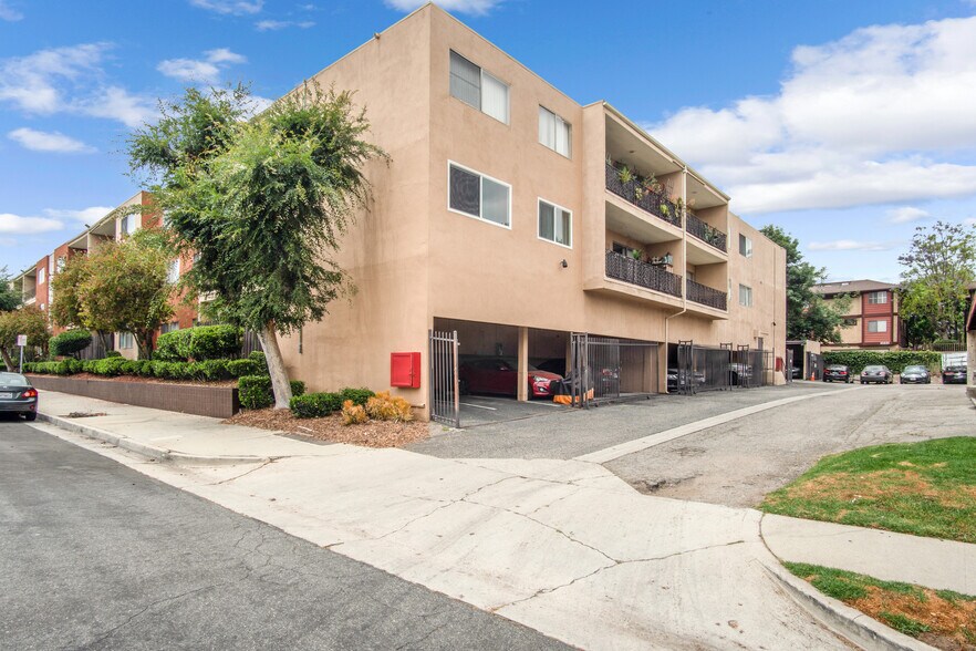 More Photos Of 10200 De Soto Ave, Chatsworth Apartments For Sale