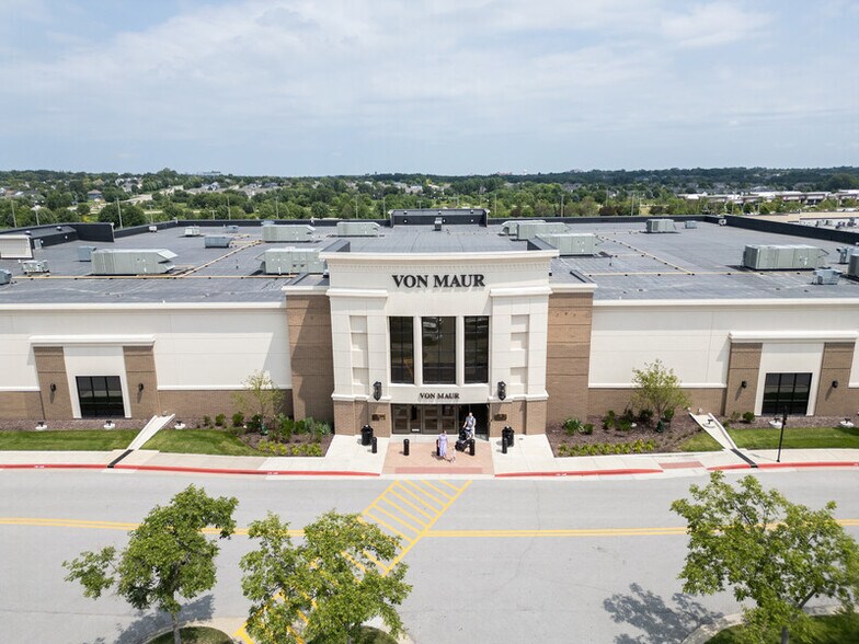 More Photos Of 101 Jordan Creek Pkwy, West Des Moines Unknown For Lease