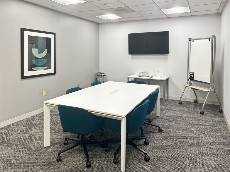 More Photos Of 6000 Fairview Rd, Charlotte Coworking Space
