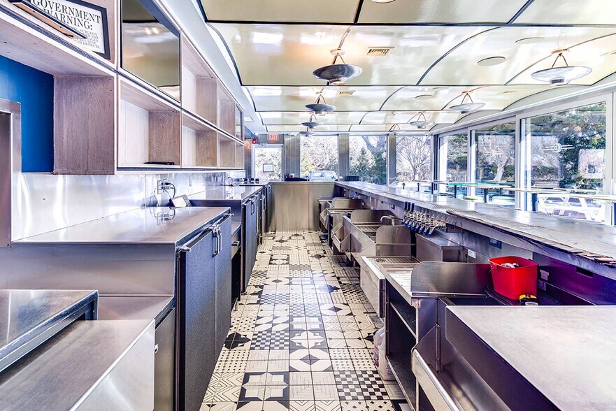 More Photos Of 74a Montauk Hwy, Amagansett Restaurant For Lease