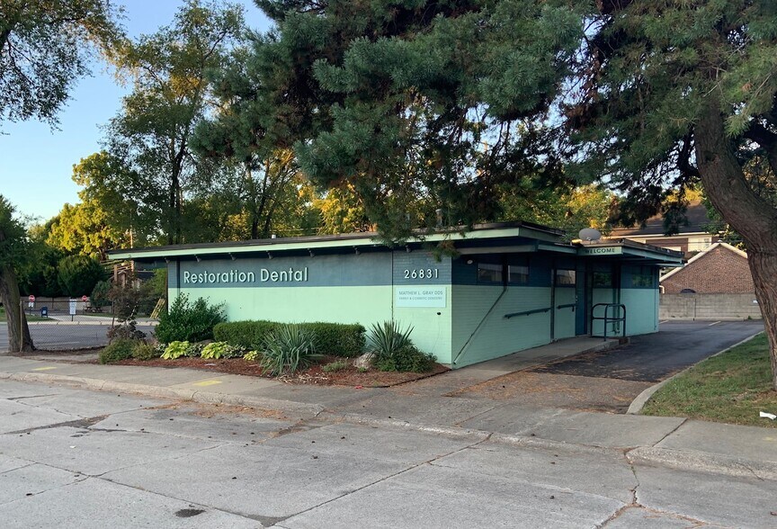 Primary Photo Of 26831 Woodward Ave, Huntington Woods Medical For Lease
