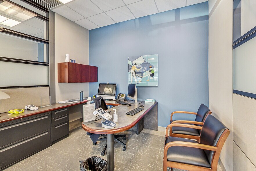 More Photos Of 3101 W Cermak Rd, Chicago Storefront Retail Office For Lease