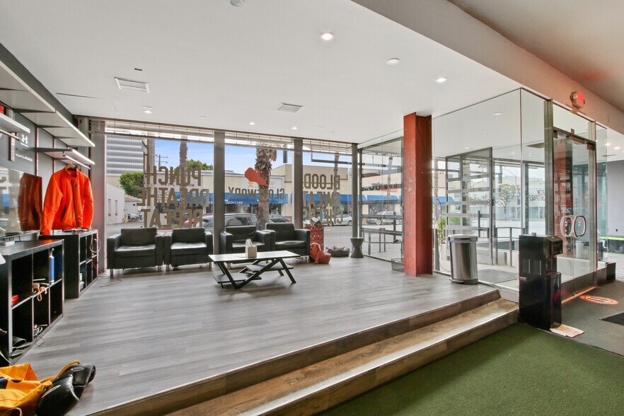 More Photos Of 1415 Wilshire Blvd, Santa Monica Freestanding For Sale