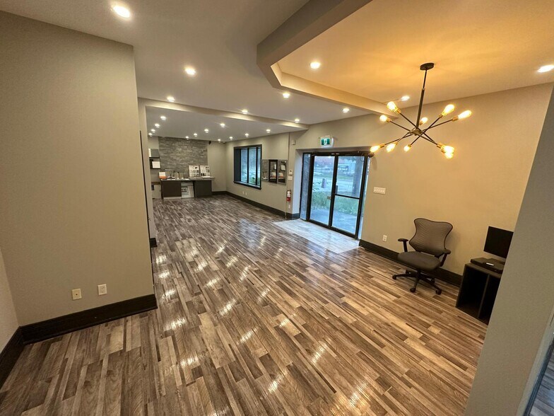 More Photos Of 42 Antares Dr, Ottawa Showroom For Lease