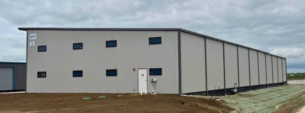 More Photos Of 8137-3 Florance Rd, Northlake Industrial For Lease