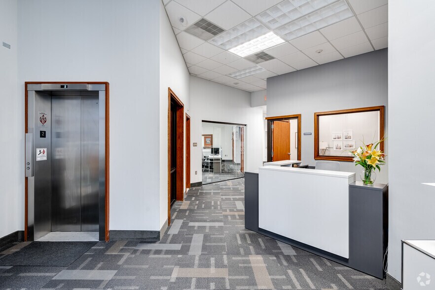 More Photos Of 1511 Walnut St, Philadelphia Office For Lease