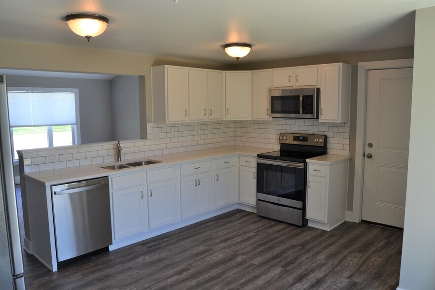 More Photos Of 210 Wilson St, Van Meter Apartments For Sale