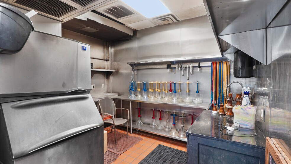 More Photos Of 516 Westheimer Rd, Houston Restaurant For Lease