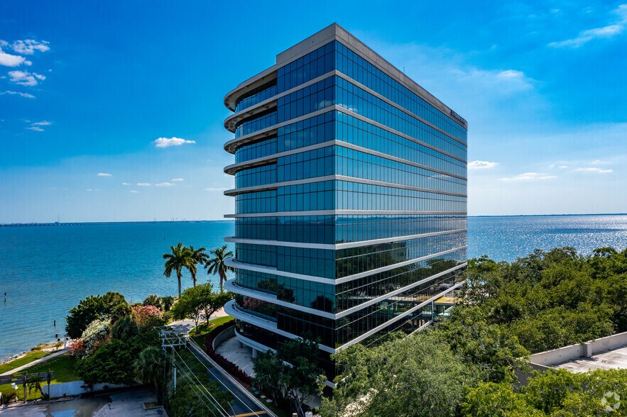 More Photos Of 2502 N Rocky Point Dr, Tampa Office For Lease