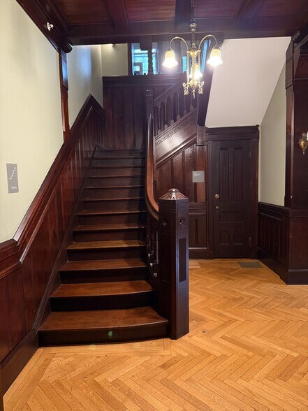 More Photos Of 16 Claremont St, Worcester Specialty For Sale