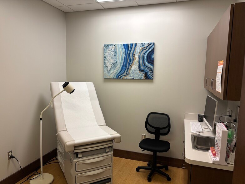More Photos Of 24430 Stone Springs Blvd, Dulles Town Center Medical For Sale