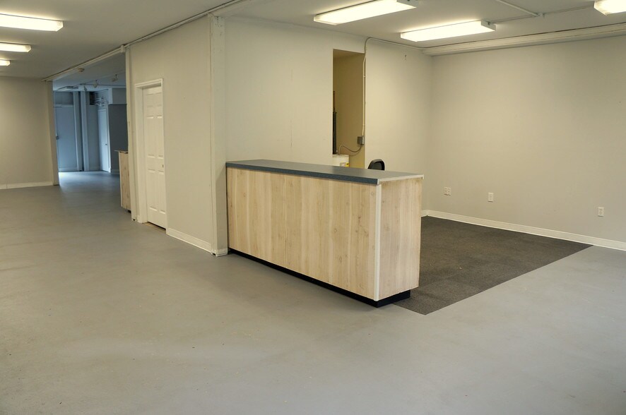 More Photos Of 1970 Surgi Dr, Mandeville Loft Creative Space For Lease