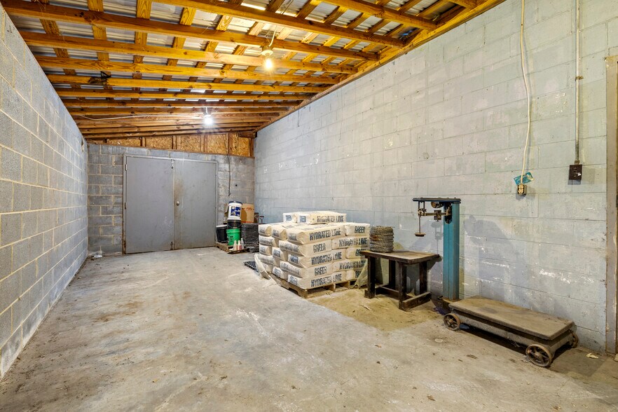 More Photos Of 649 Columbia Rd, Chester General Retail For Sale