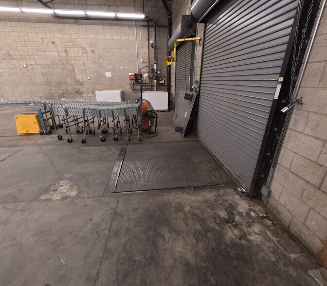 More Photos Of 8539 Elk Grove Blvd, Elk Grove Freestanding For Lease