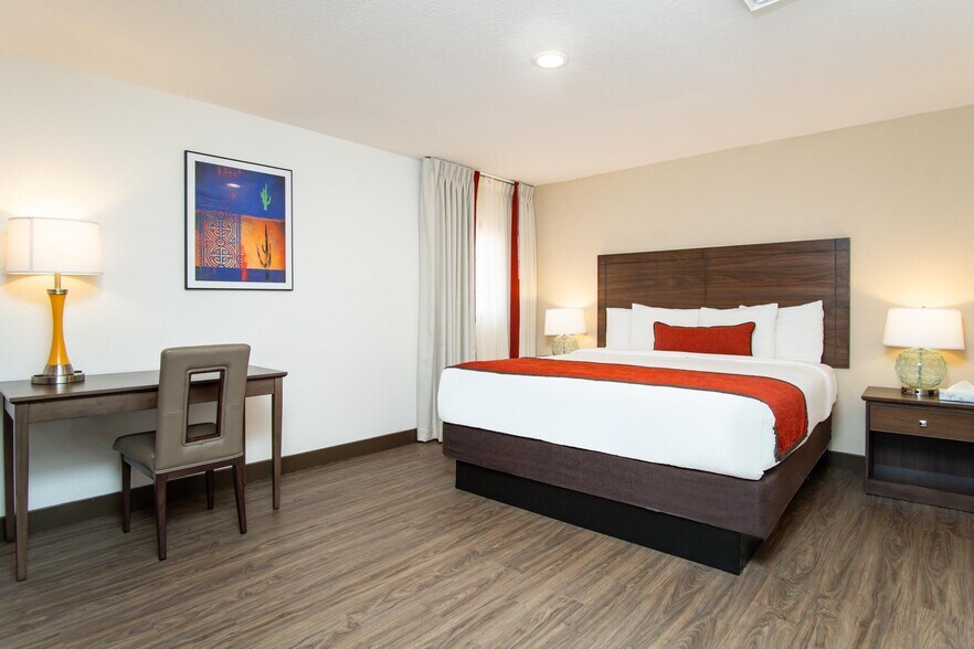 More Photos Of 301 W State Route 89A, Cottonwood Hotel For Sale