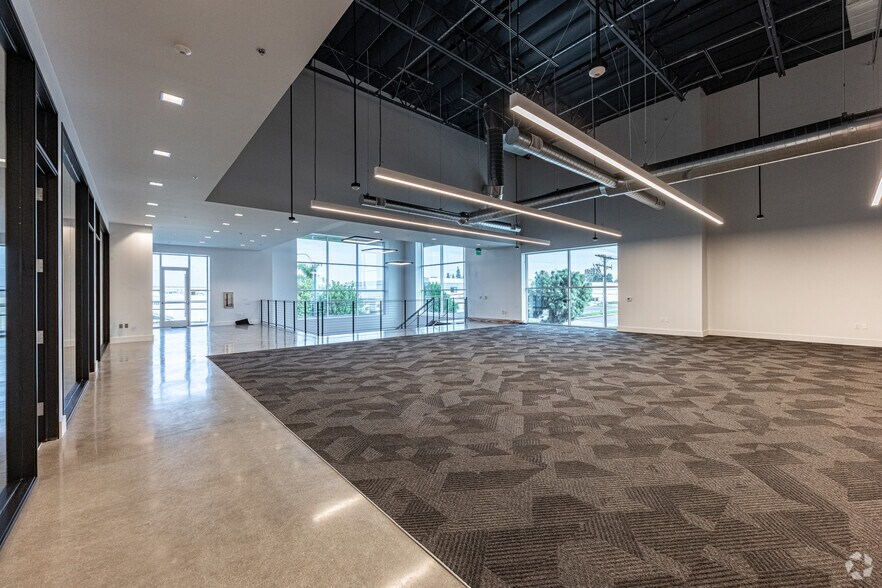 More Photos Of 15010 Don Julian Rd, City Of Industry Manufacturing For Lease