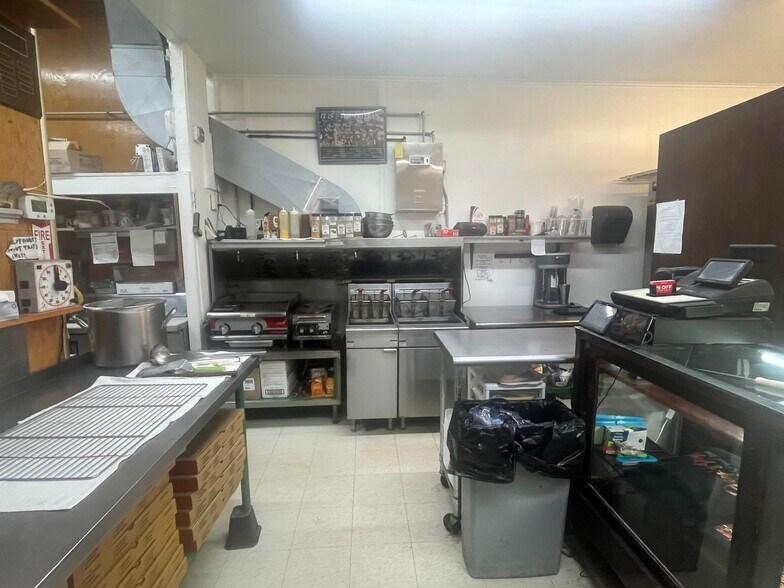 More Photos Of 114 E Lincoln Ave, Mc Donald Storefront For Lease