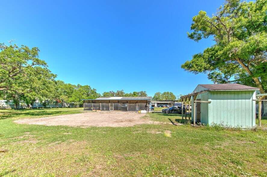 More Photos Of 5921 Causeway Blvd, Tampa Flex For Sale