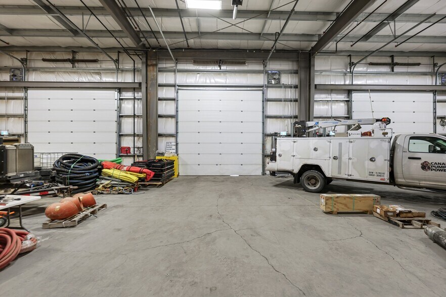 More Photos Of 8800 Venture Av SE, Calgary Warehouse For Lease