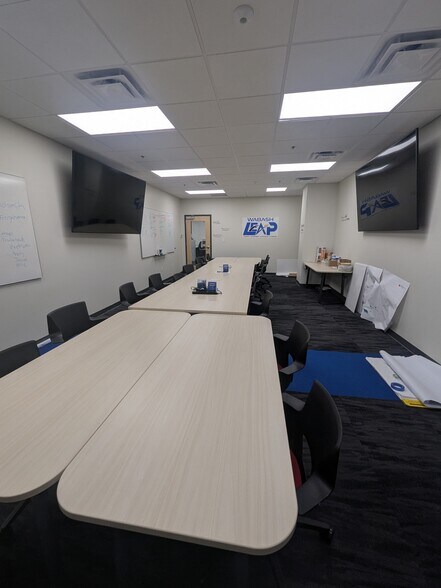 More Photos Of 3900 McCarty Ln, Lafayette Office For Sale