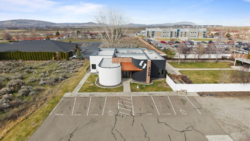 More Photos Of 5728 Bedford St, Pasco Office For Lease